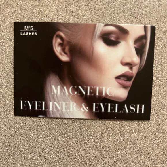 New magnetic eyelashes! Just open box to display. Absolutely beautiful! No tags - Picture 3 of 7